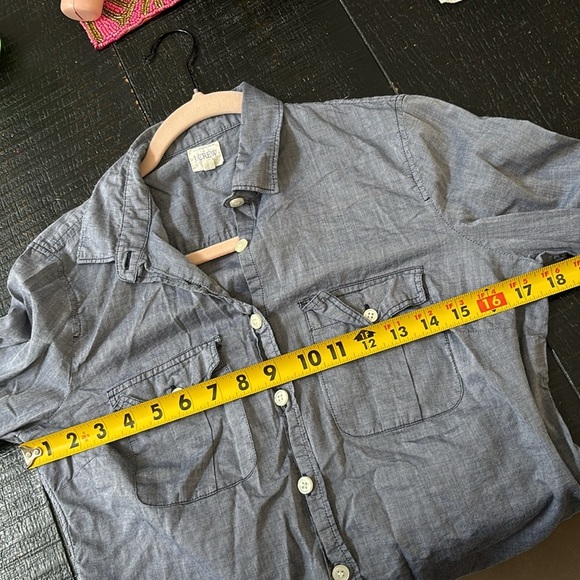 J. Crew The Perfect Shirt Chambray Long Sleeve Button-Down Shirt size small - Picture 7 of 7